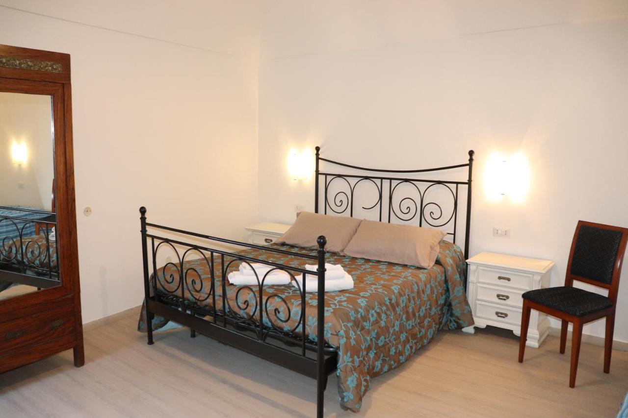 B&B Camere Montalto Centro Монтальто-ди-Кастро Экстерьер фото